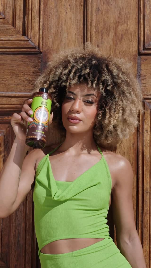 Tainá Ribeiro — Afro hair care brand reel